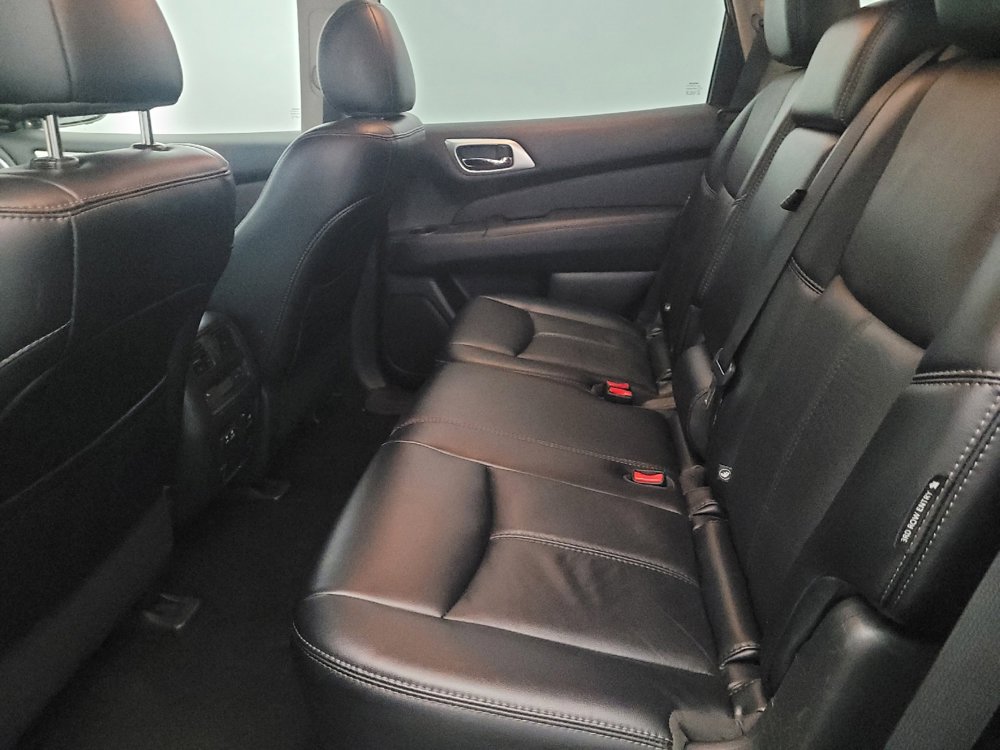 Used 2019 Nissan Pathfinder SL image 18