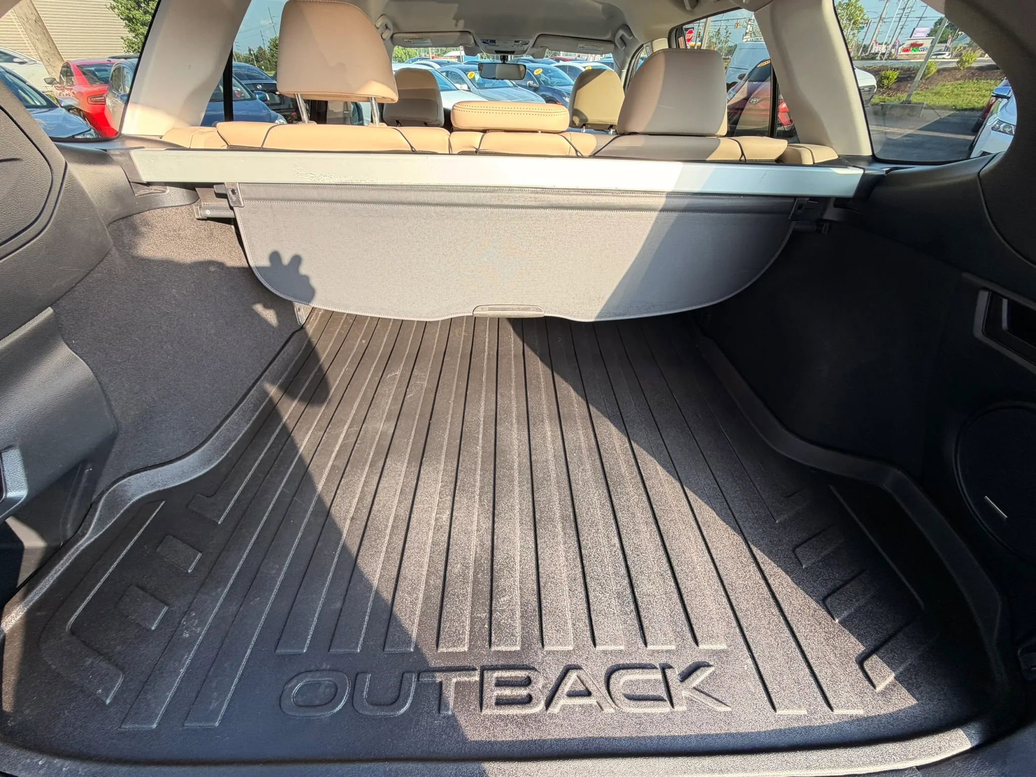 Used 2019 Subaru Outback 3.6R Limited AWD/4WD image 25