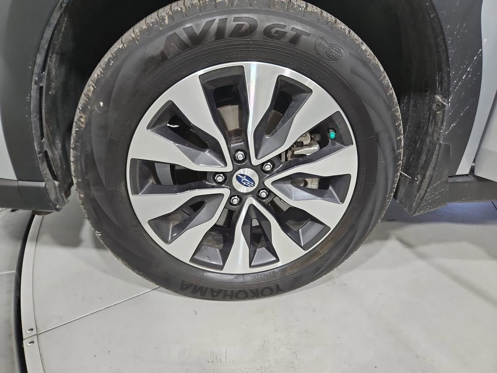 Certified 2025 Subaru Outback Limited image 29