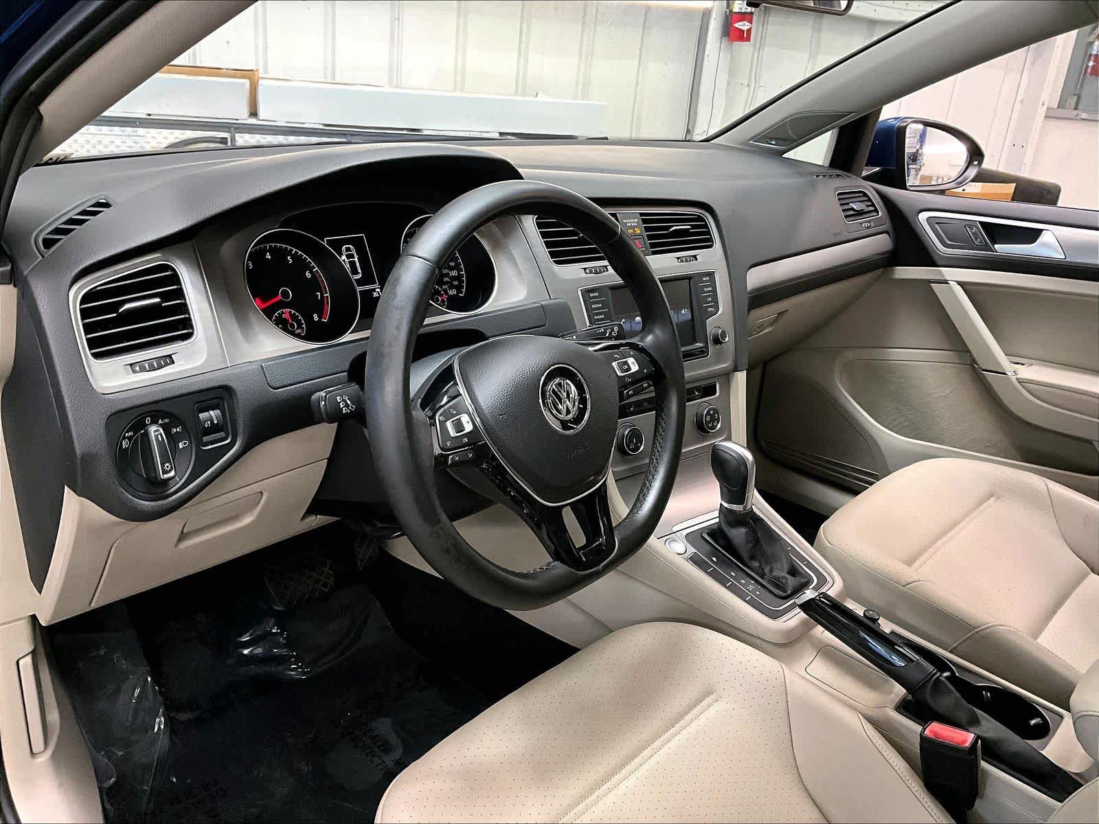 Used 2016 Volkswagen Golf SE FWD image 16