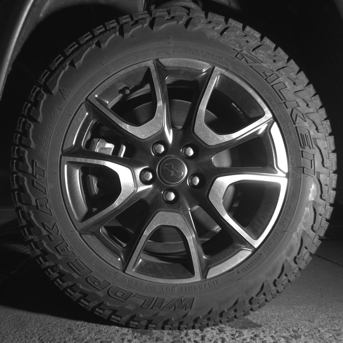 Used 2025 Jeep Compass Trailhawk AWD/4WD image 12