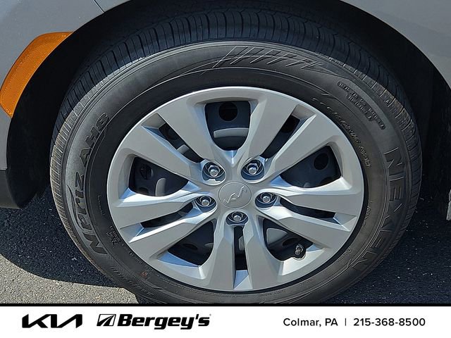 Certified 2025 Kia Soul LX FWD image 10