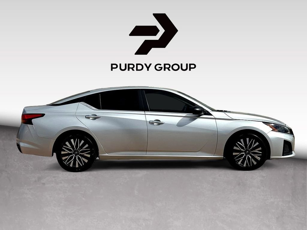 Used 2024 Nissan Altima 2.5 SV image 9