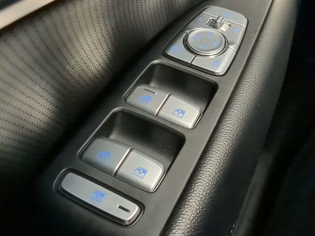 Used 2022 Genesis G70 2.0T w/ Prestige Package image 22