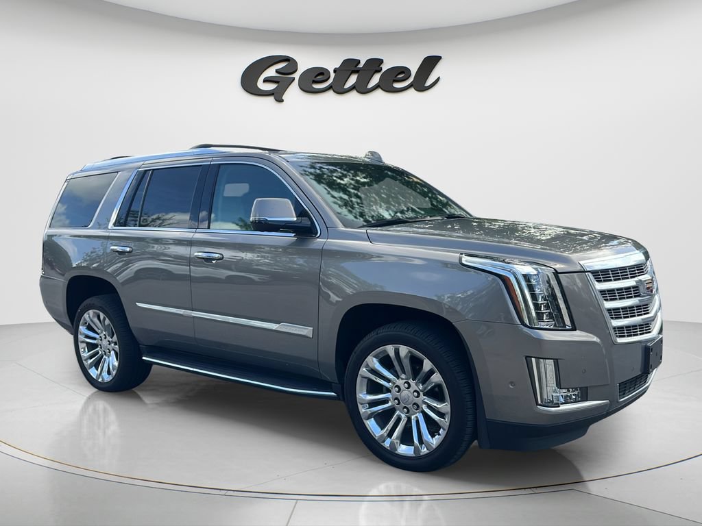 Used 2019 Cadillac Escalade Luxury w/ LPO, Radiant Package RWD image 3
