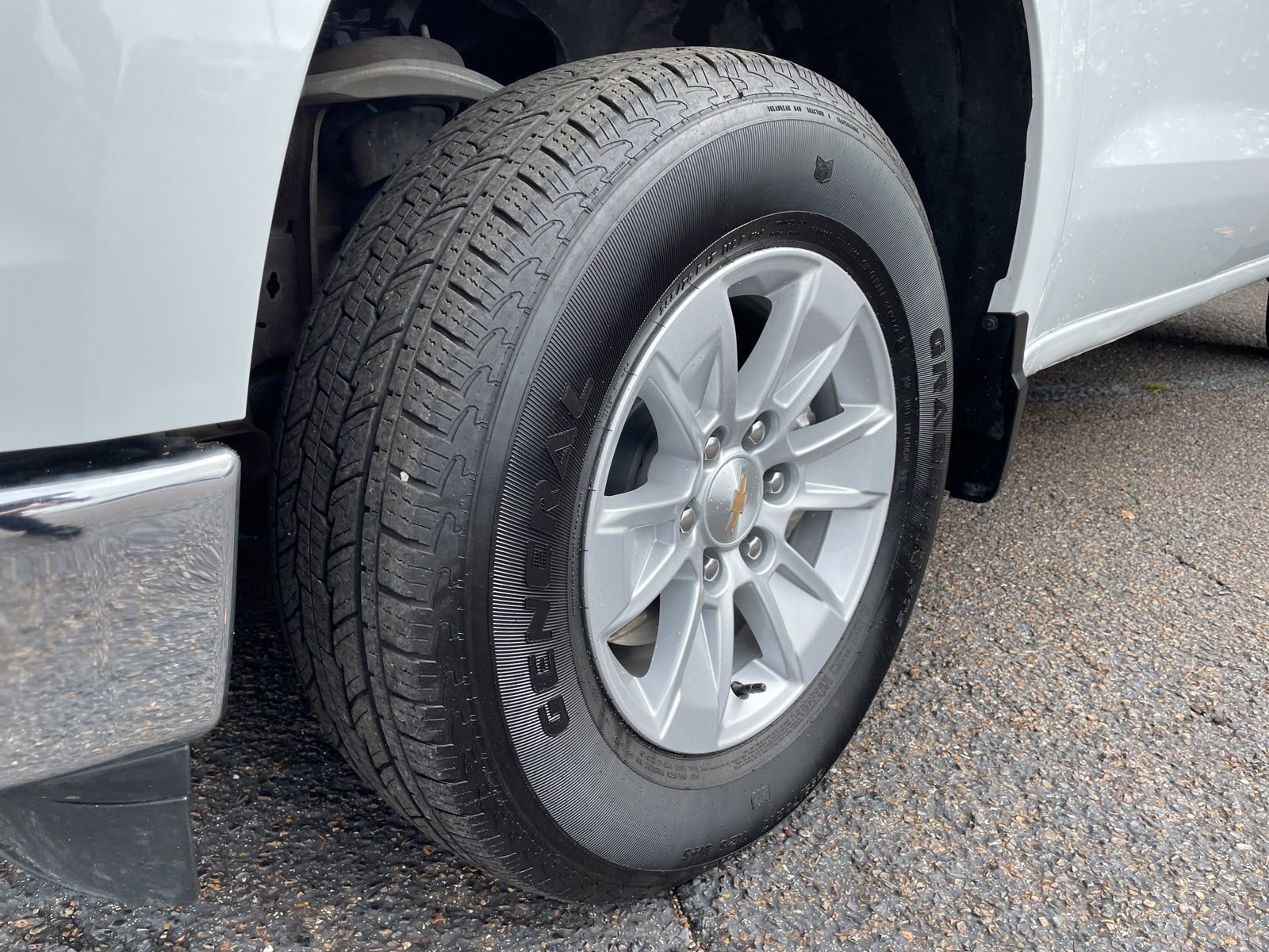 Used 2025 Chevrolet Silverado 1500 LT image 10