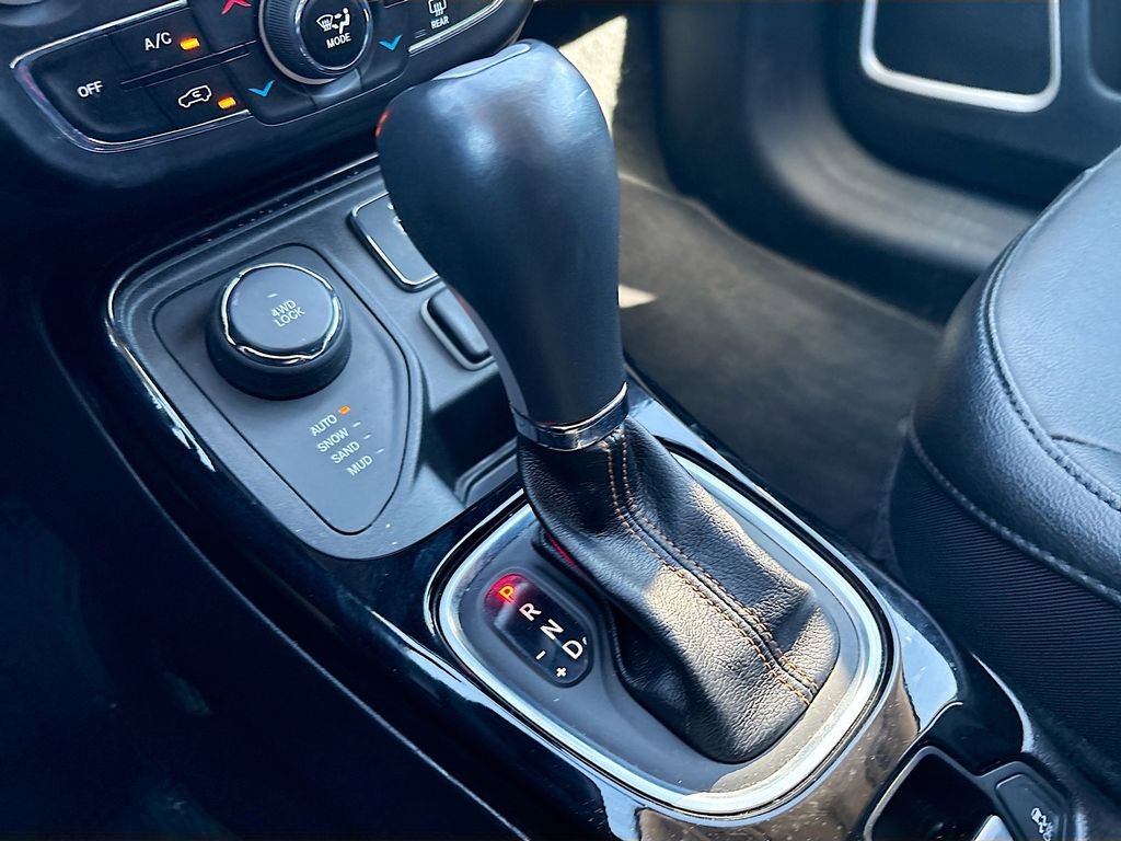 Used 2020 Jeep Compass Limited image 17