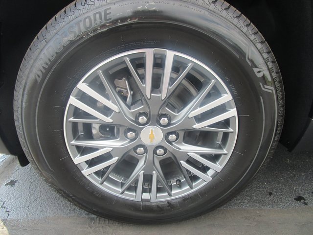 New 2026 Chevrolet Traverse LT image 2