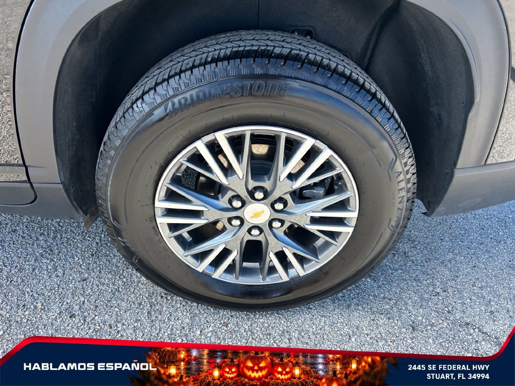 Used 2026 Chevrolet Traverse LT w/ Driver Confidence Package FWD image 9
