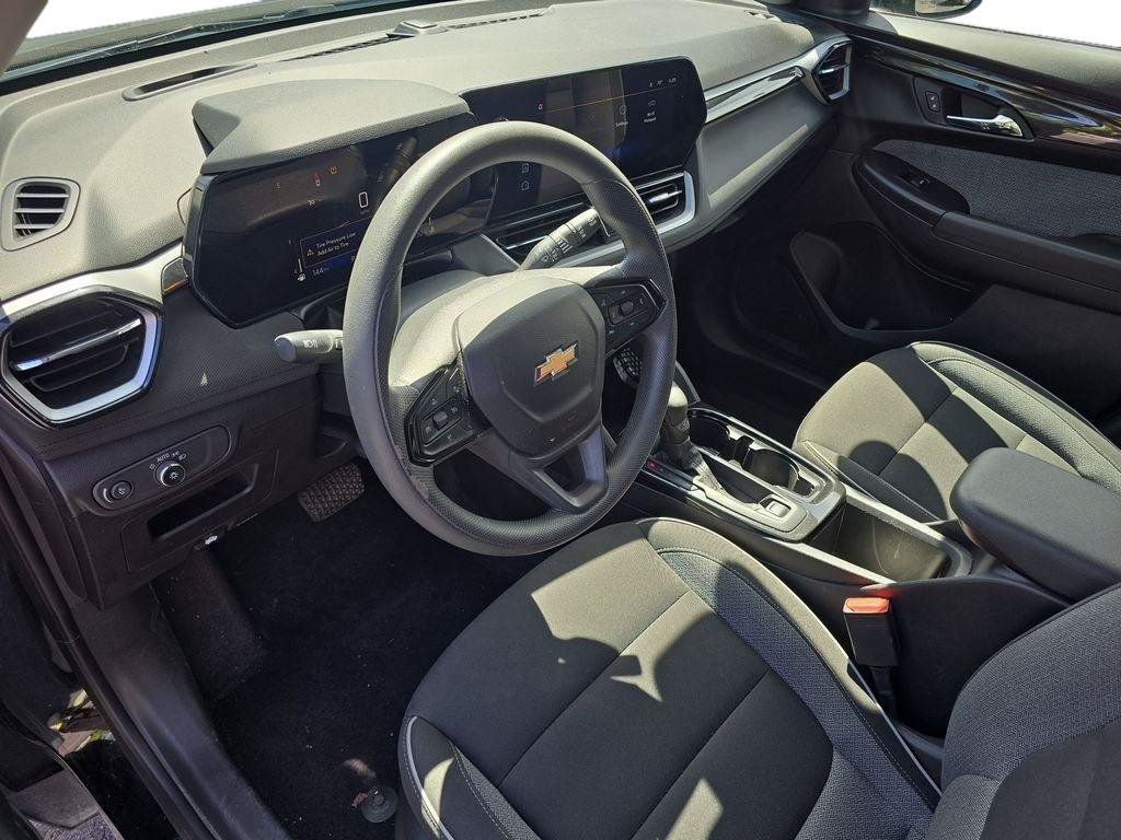 Used 2025 Chevrolet TrailBlazer LT FWD image 12