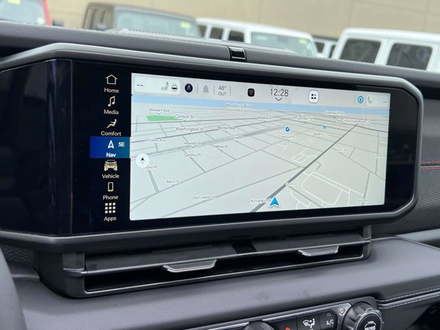 Used 2025 Jeep Wrangler Rubicon w/ Steel Bumper Group image 30