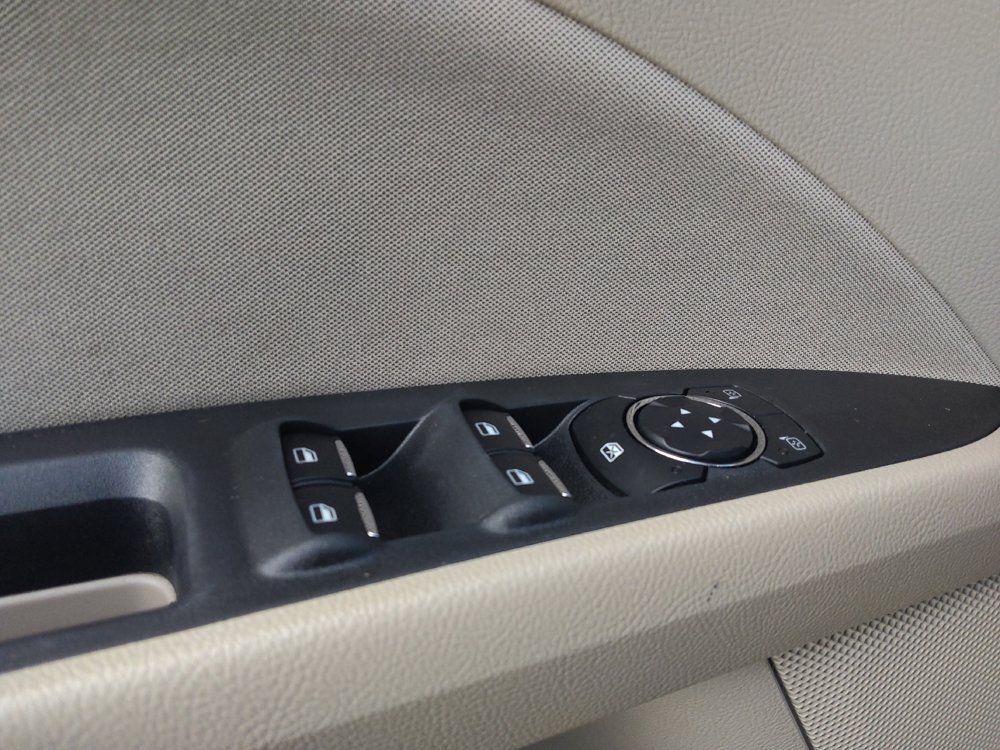 Used 2020 Ford Fusion SE FWD image 27