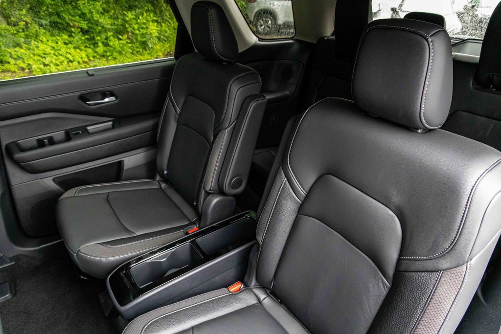 Certified 2025 Nissan Pathfinder SL w/ SL Premium Package image 22