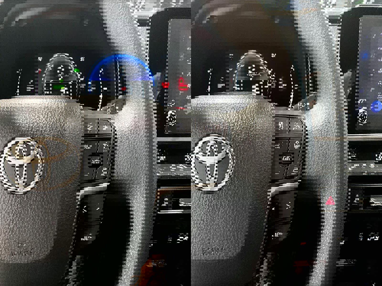 Used 2025 Toyota Camry LE image 23