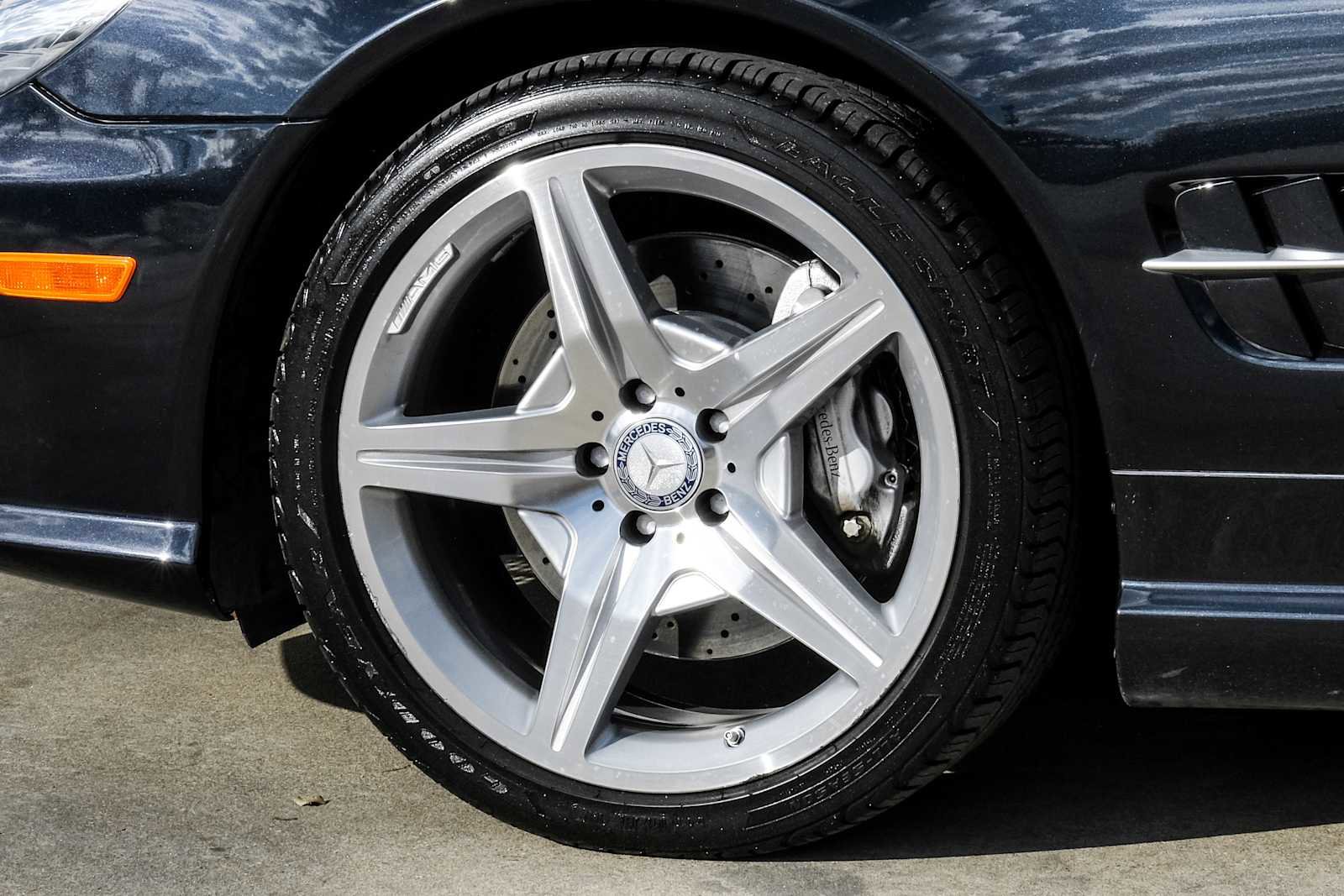 Used 2011 Mercedes-Benz SL 550 image 47