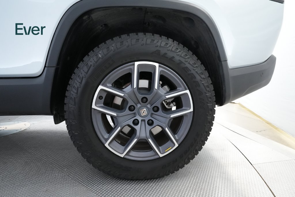 Used 2024 Rivian R1T Adventure Dual AWD/4WD image 20