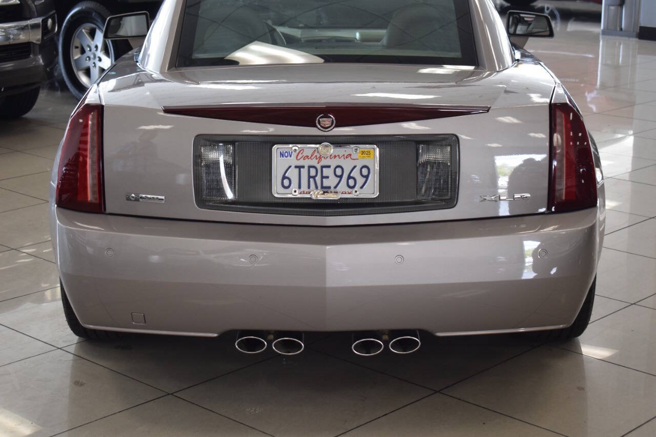 Used 2005 Cadillac XLR RWD image 24