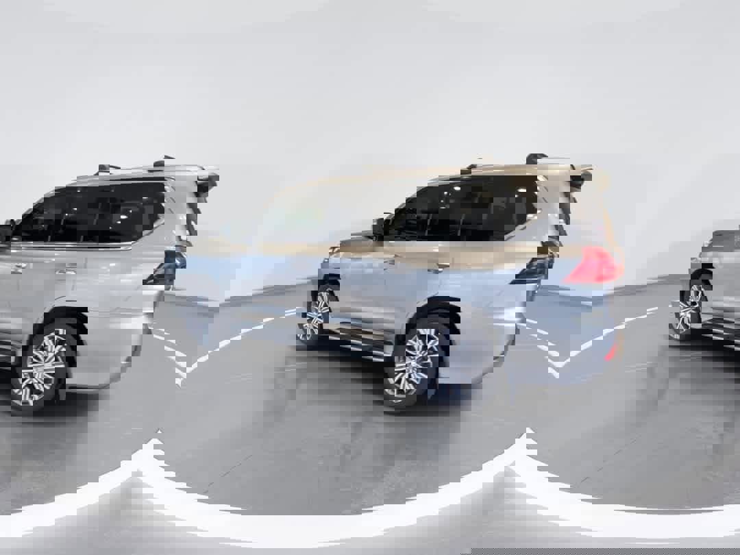 Used 2017 Lexus LX 570 4WD w/ Luxury Package image 6