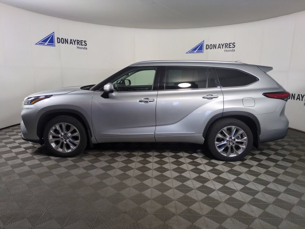 Used 2020 Toyota Highlander Limited AWD/4WD image 2