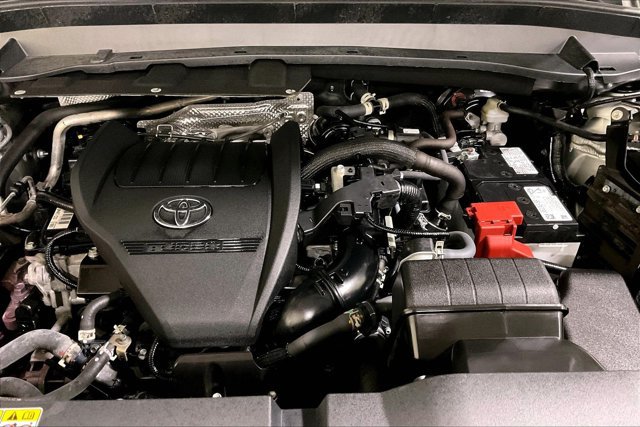 Certified 2025 Toyota Grand Highlander AWD image 11