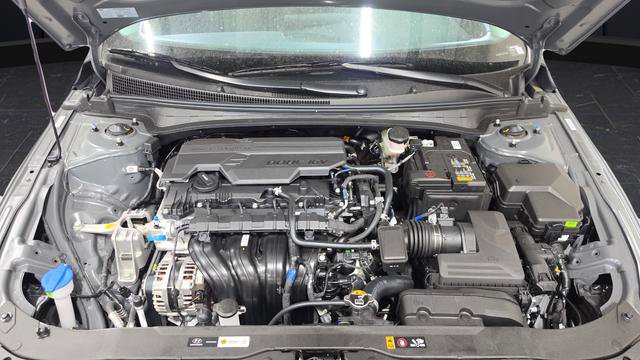 New 2026 Hyundai Elantra Limited FWD image 28
