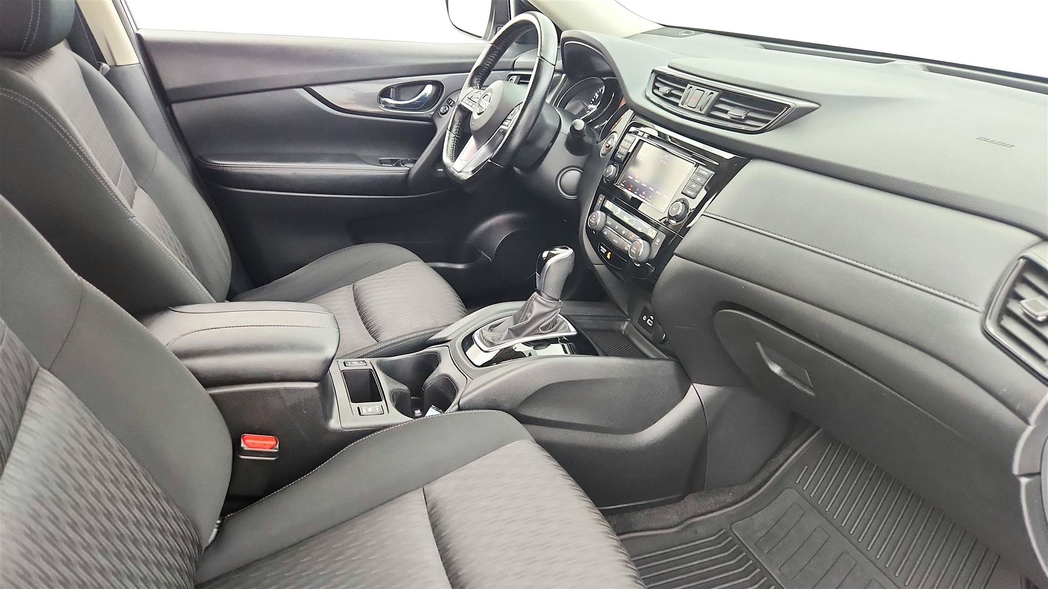 Used 2020 Nissan Rogue SV AWD/4WD image 18