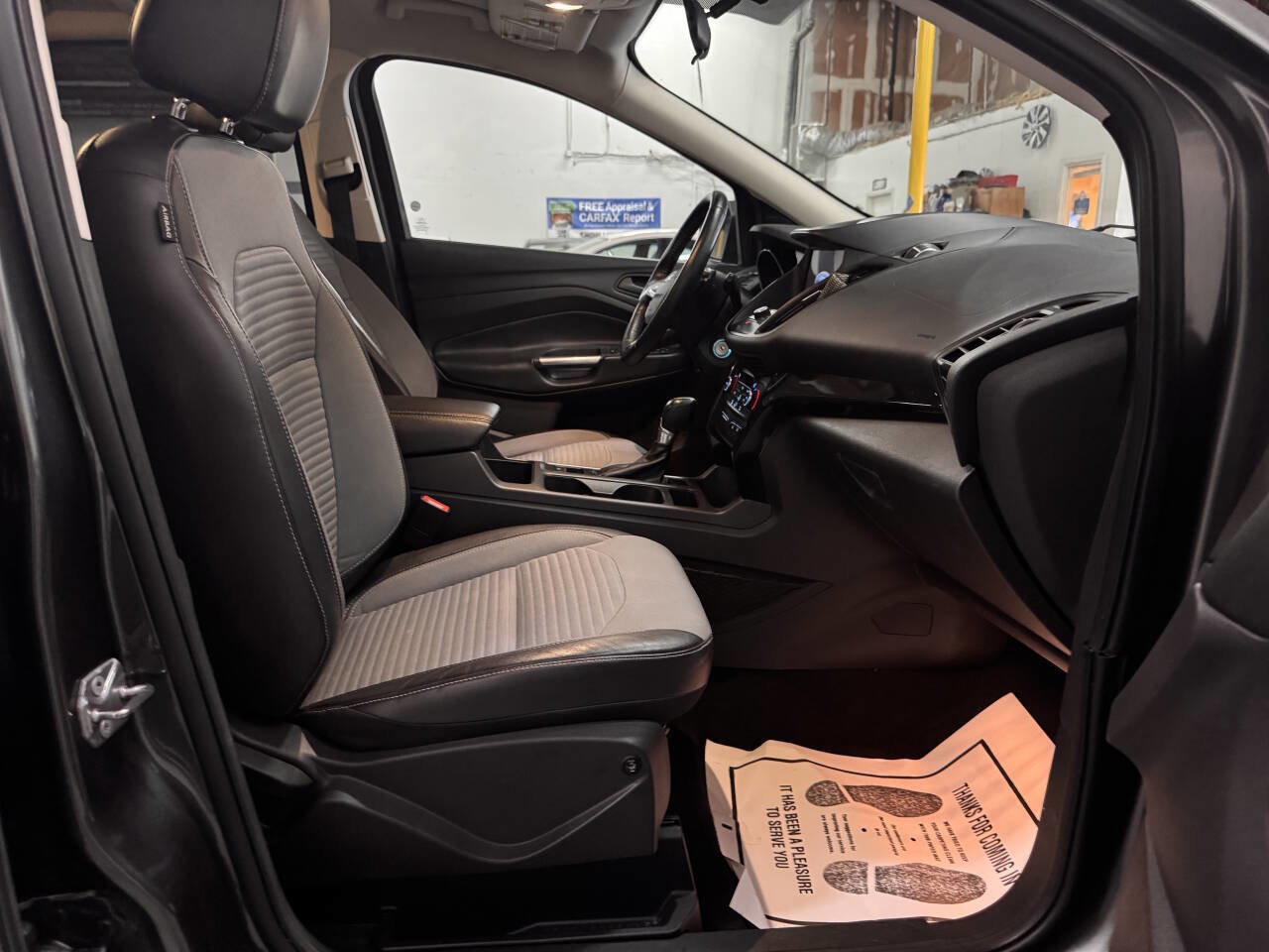 Used 2017 Ford Escape SE w/ Equipment Group 201A AWD/4WD image 15