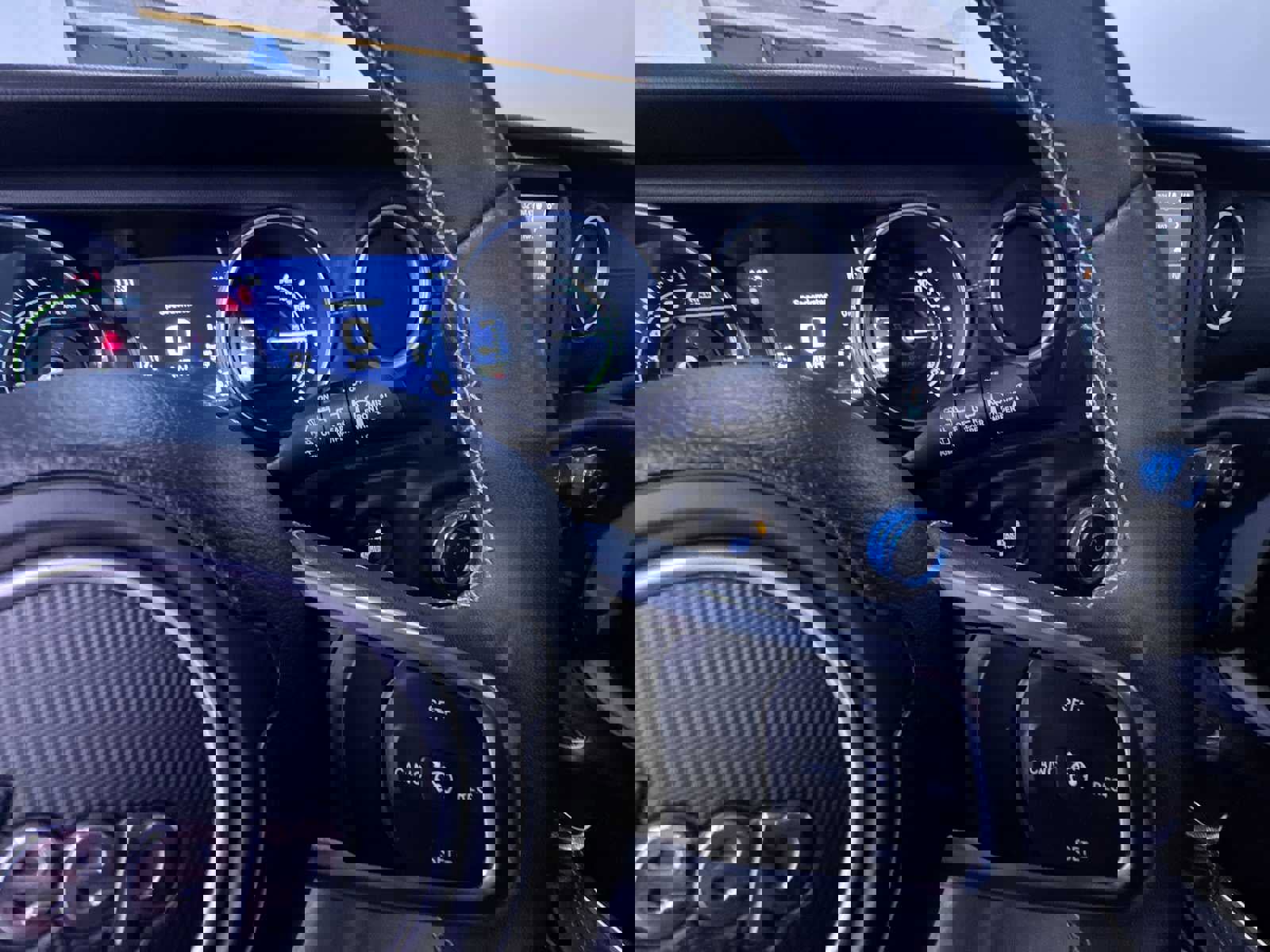 Used 2023 Jeep Wrangler Sahara w/ Cold Weather Group image 21