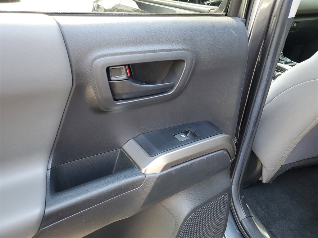 Used 2022 Toyota Tacoma SR5 w/ Technology Package image 12