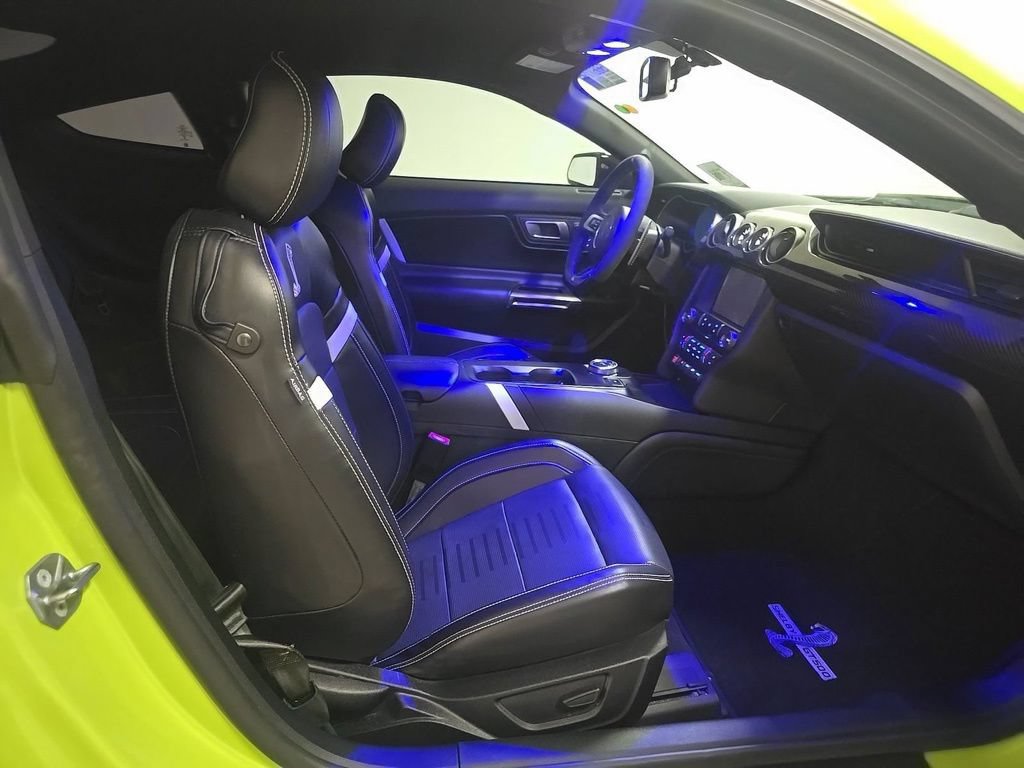 Used 2020 Ford Mustang Shelby GT500 w/ Technology Package RWD image 8