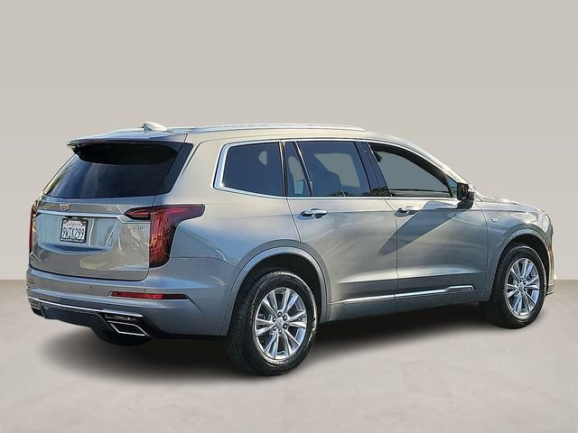 Used 2025 Cadillac XT6 Luxury image 3