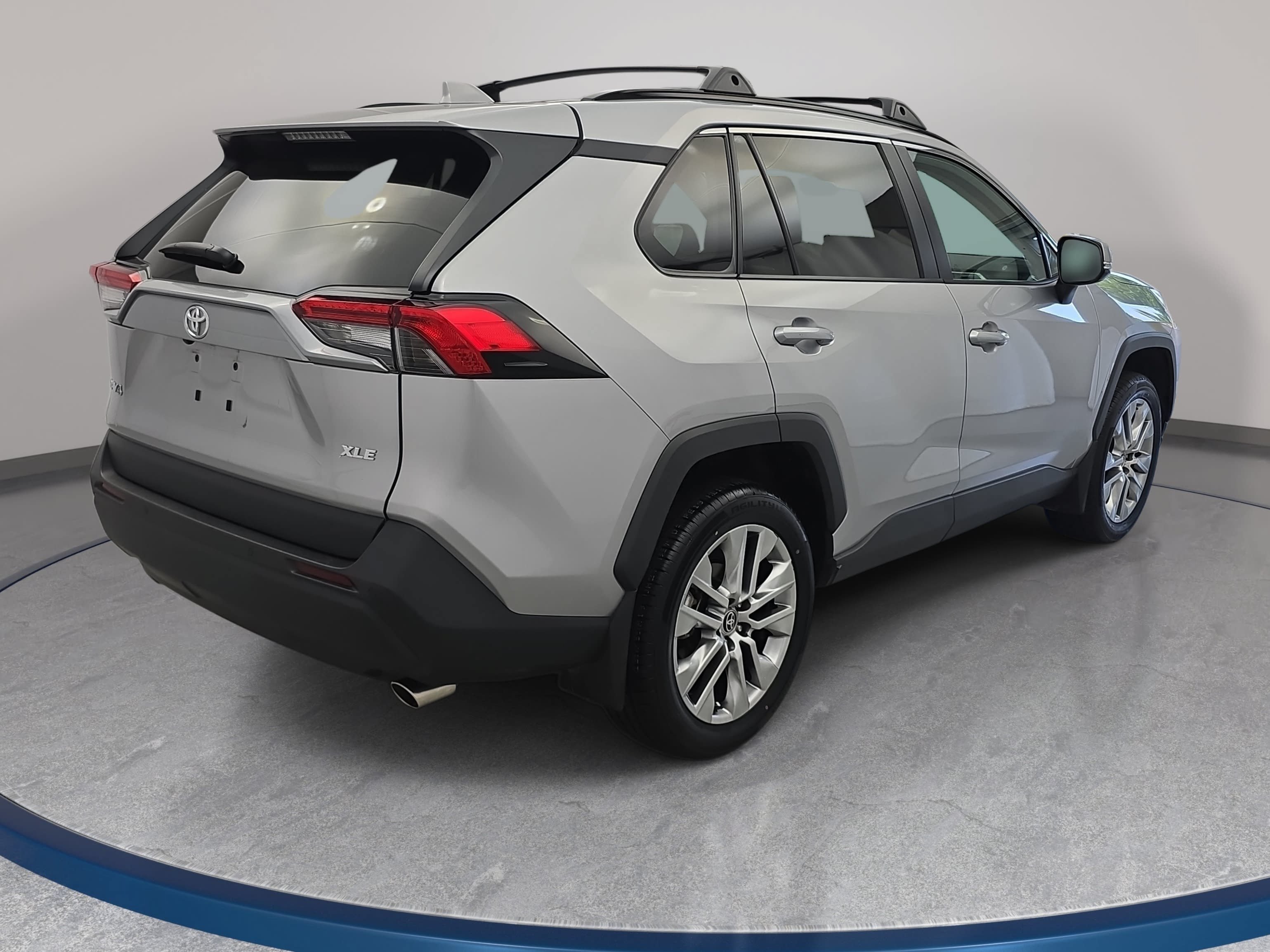 Used 2024 Toyota RAV4 XLE Premium w/ Weather Package FWD image 5