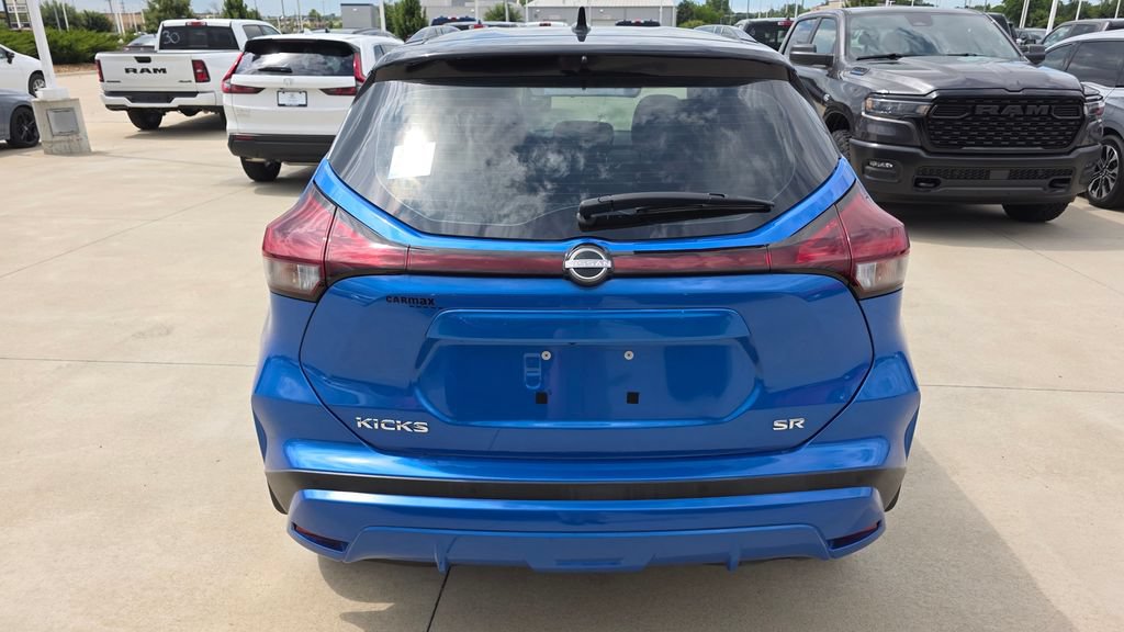 Used 2023 Nissan Kicks SR w/ SR Premium Package FWD image 4