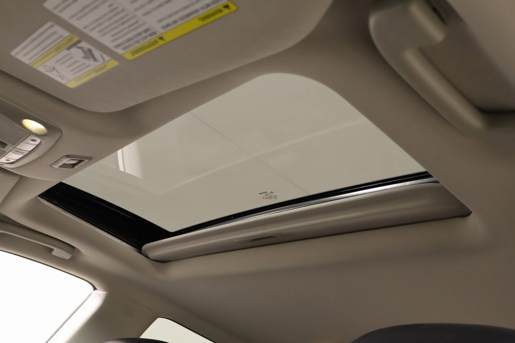 Used 2019 Nissan Pathfinder Platinum image 18