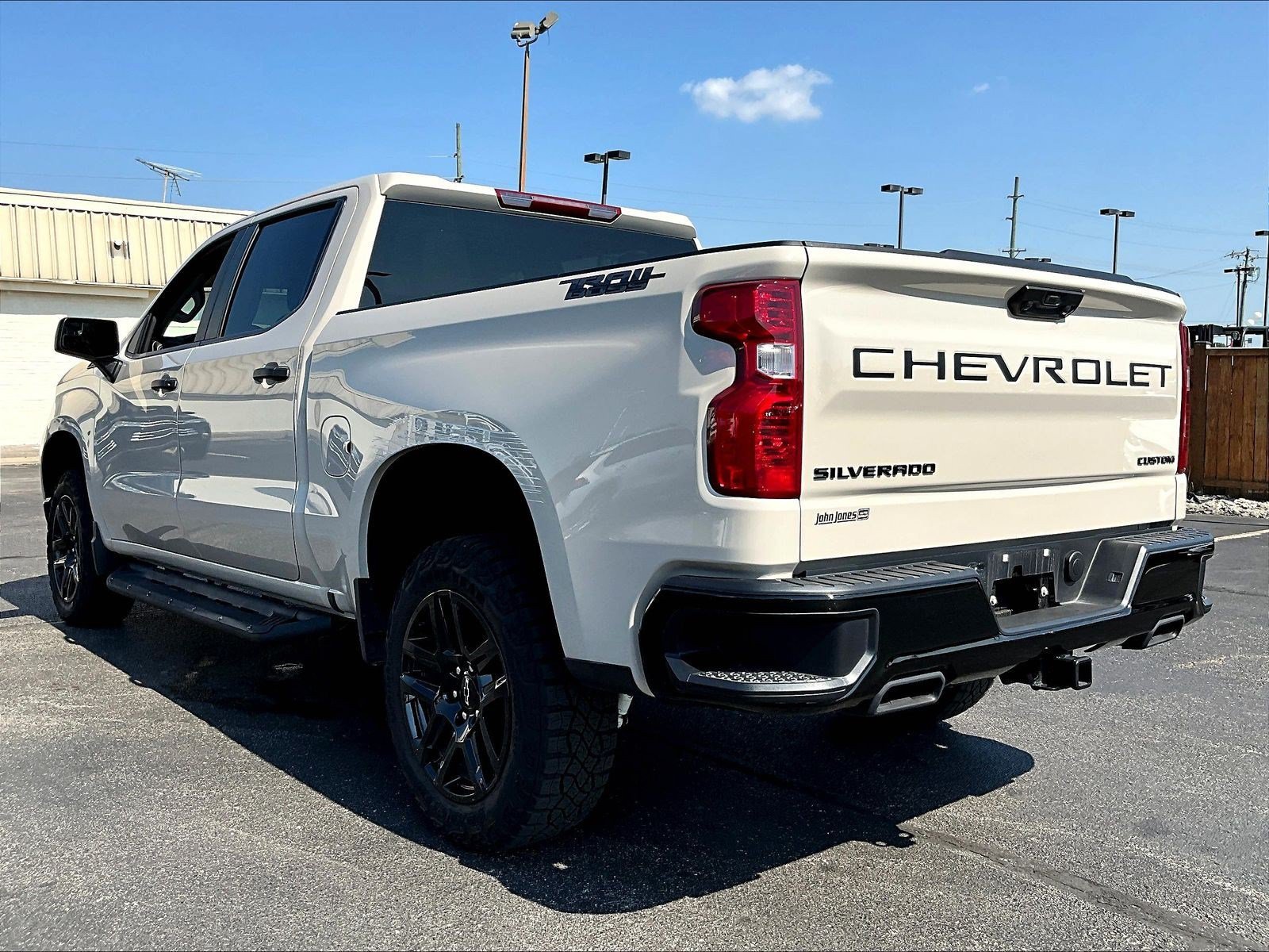 Used 2026 Chevrolet Silverado 1500 Custom Trail Boss w/ Dark Appearance Package AWD/4WD image 4