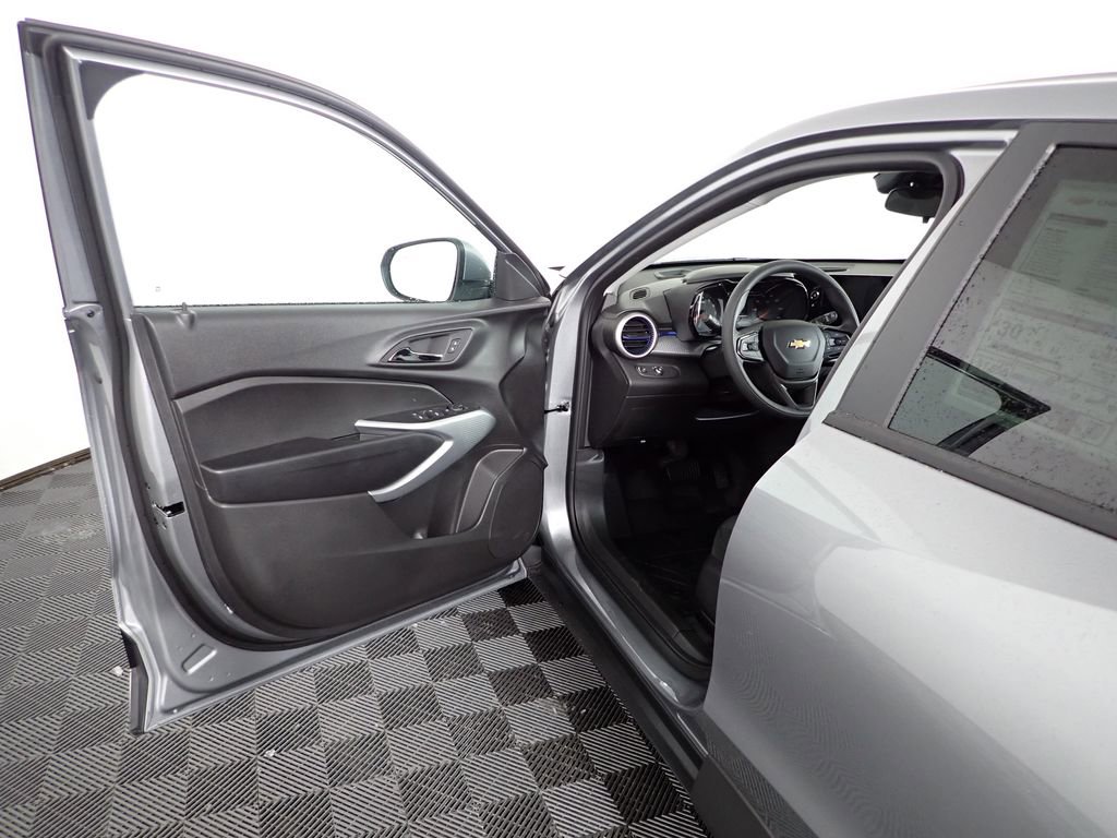 New 2026 Chevrolet Trax LS image 15