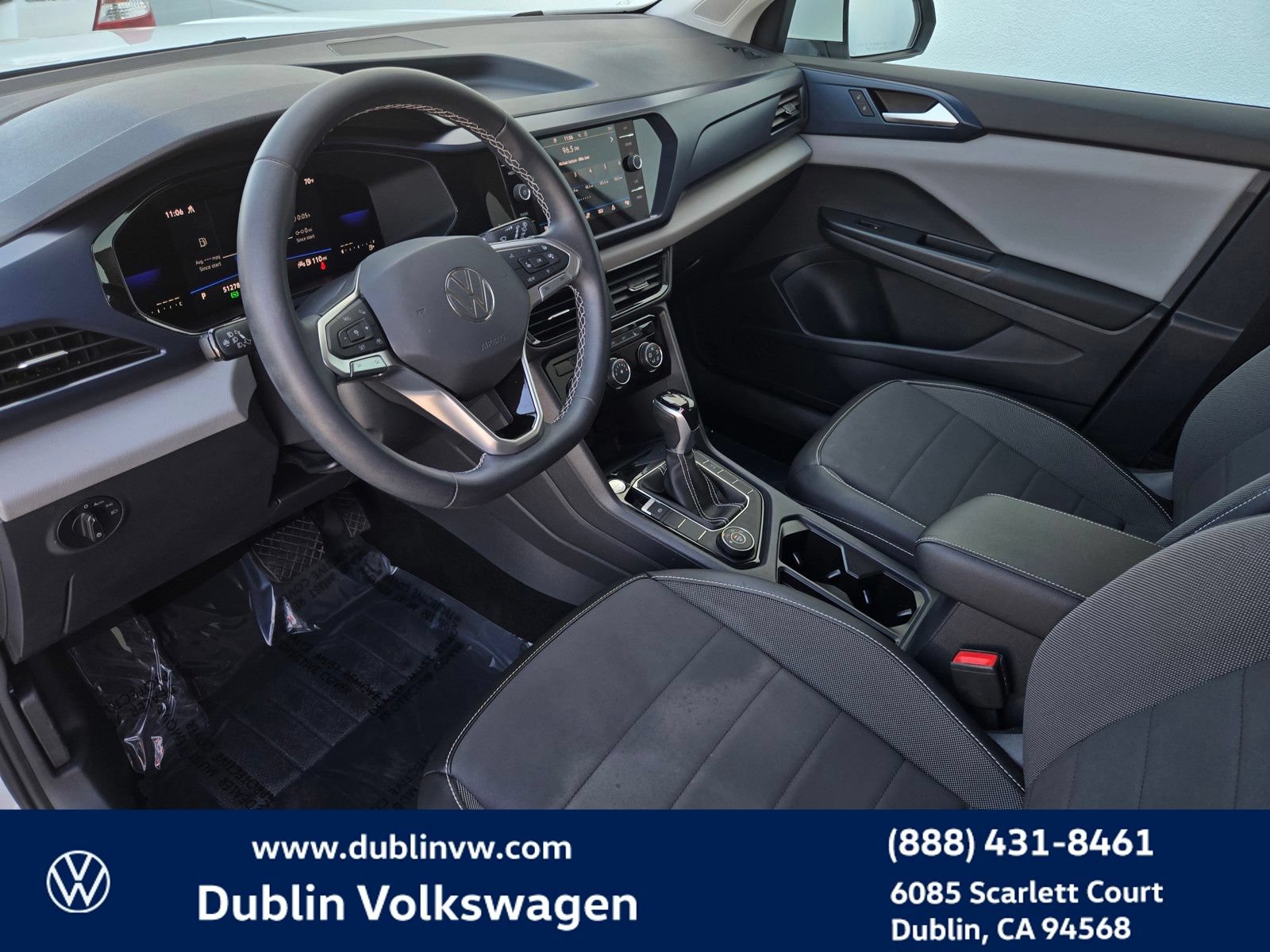 Certified 2023 Volkswagen Taos SE w/ Panoramic Sunroof Package AWD/4WD image 9