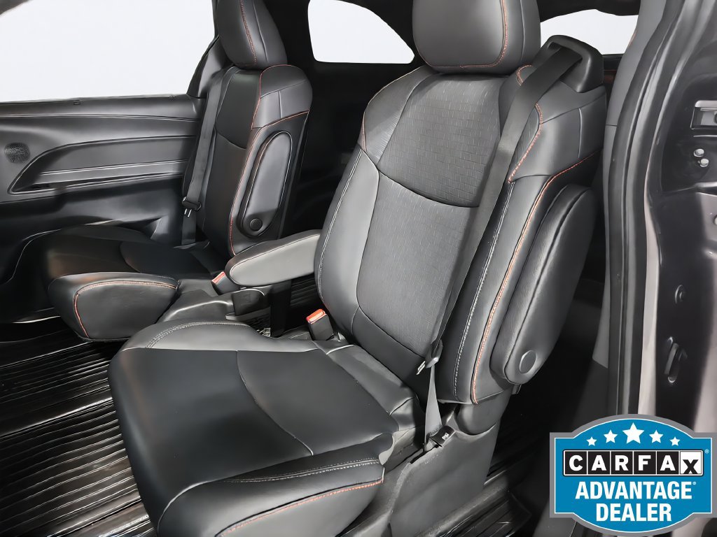 Used 2022 Toyota Sienna XSE FWD image 25