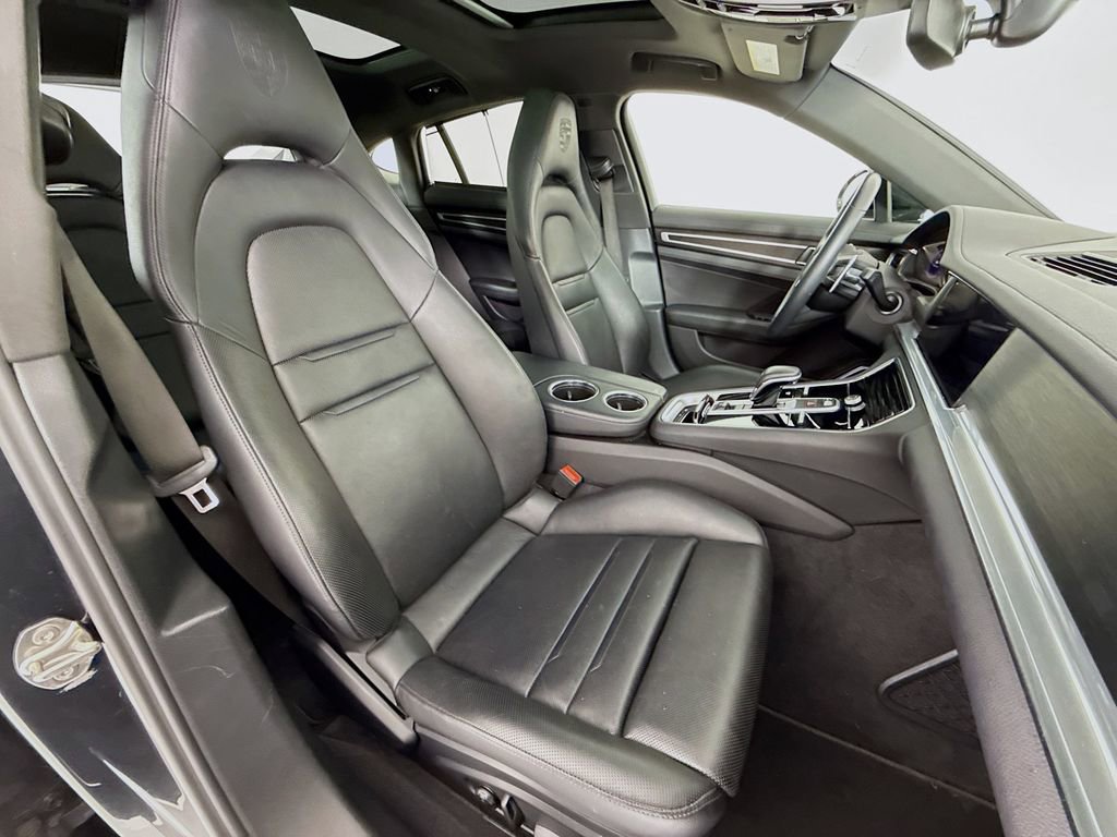 Certified 2023 Porsche Panamera Platinum Edition image 32