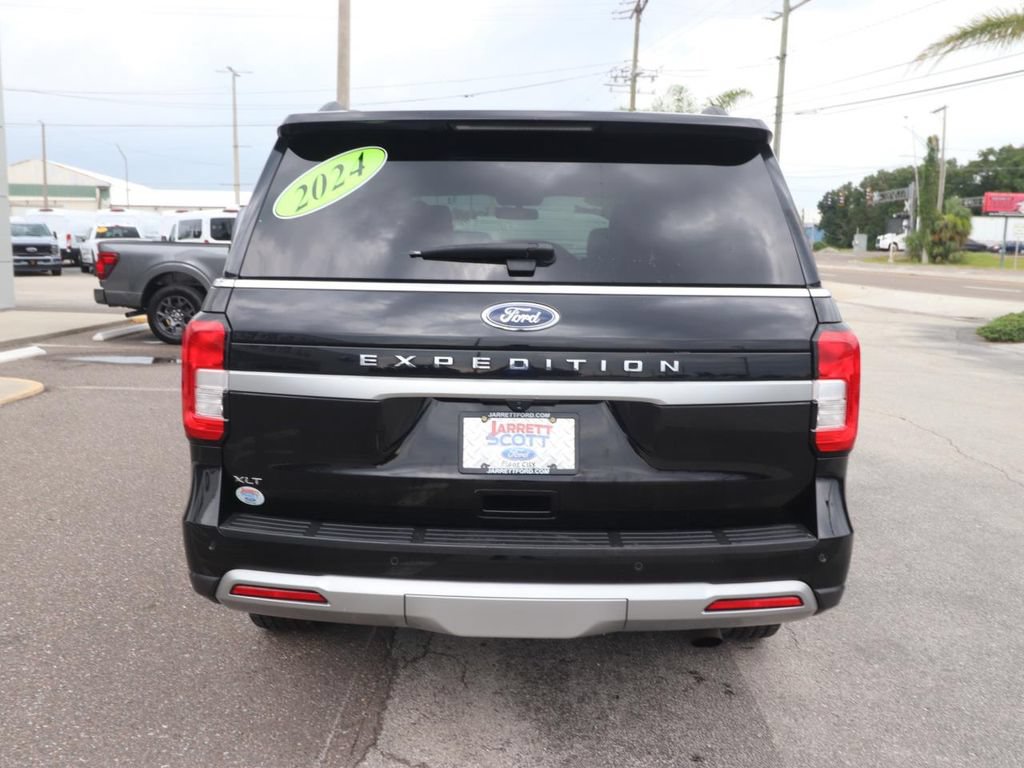 Certified 2024 Ford Expedition XLT RWD image 14