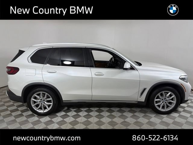 Used 2021 BMW X5 xDrive40i w/ Premium Package AWD/4WD image 3