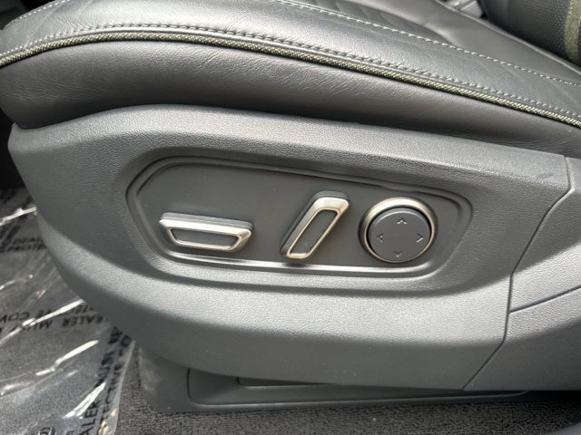 Used 2022 Rivian R1T Adventure AWD/4WD image 28