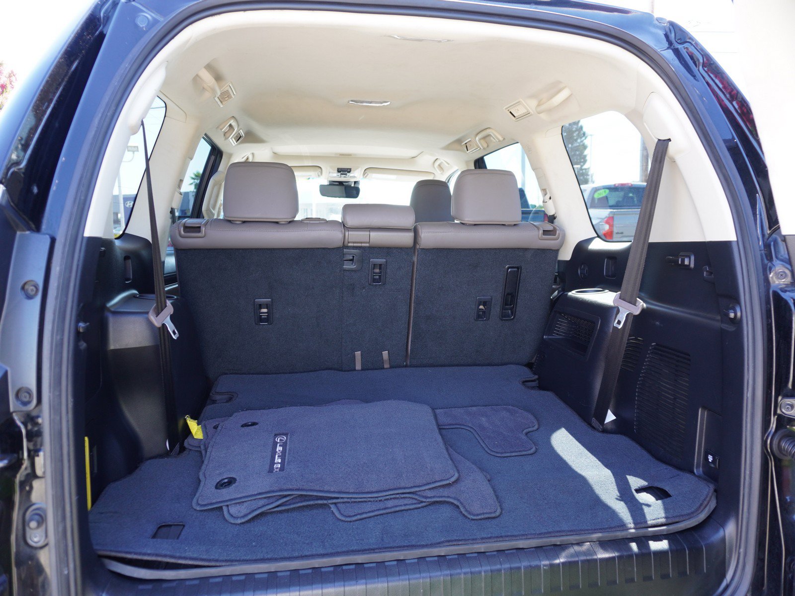 Used 2022 Lexus GX 460 Premium w/ Premium Package AWD/4WD image 11