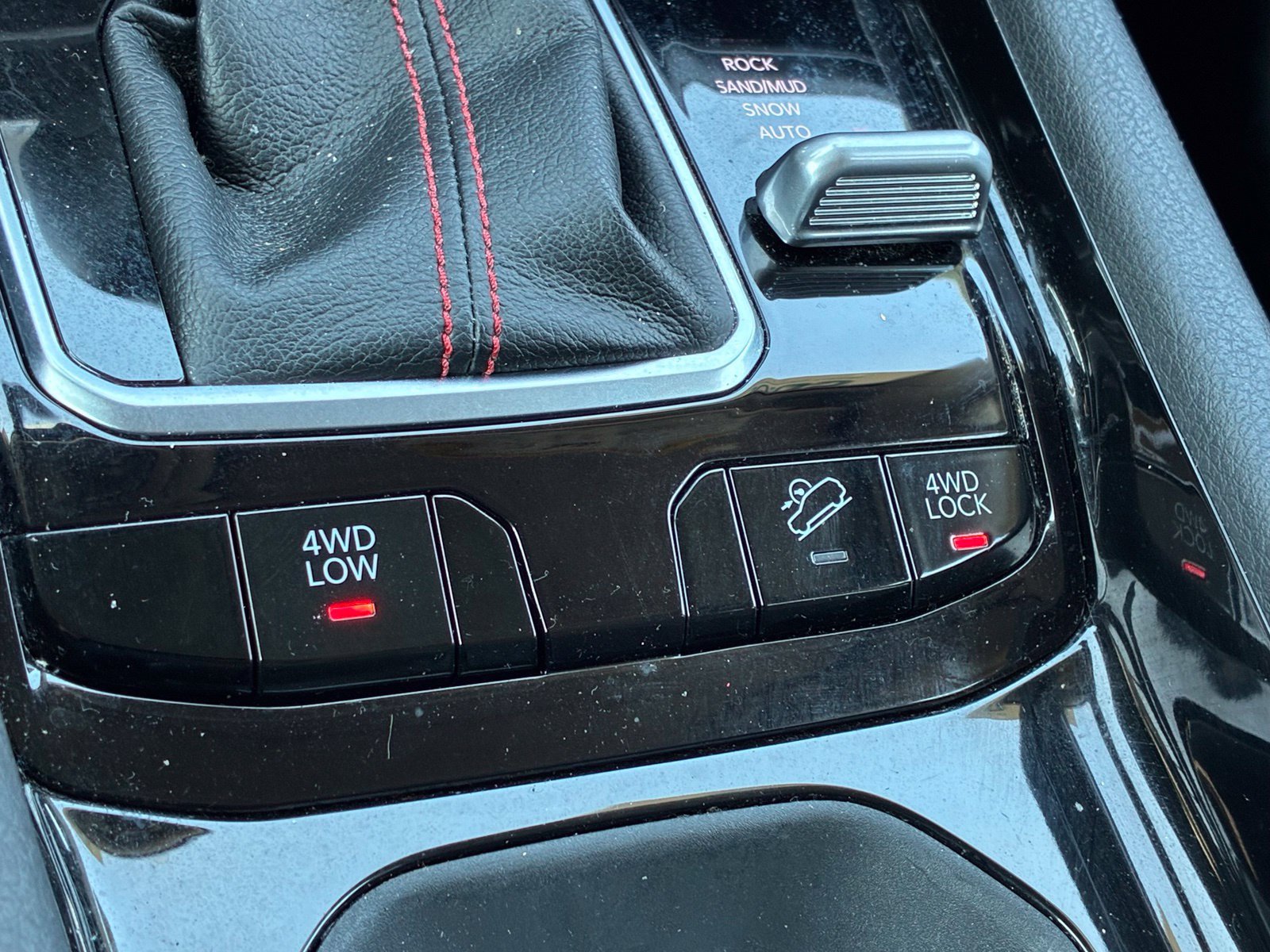 Used 2022 Jeep Compass Trailhawk w/ Trailhawk Convenience Group AWD/4WD image 8
