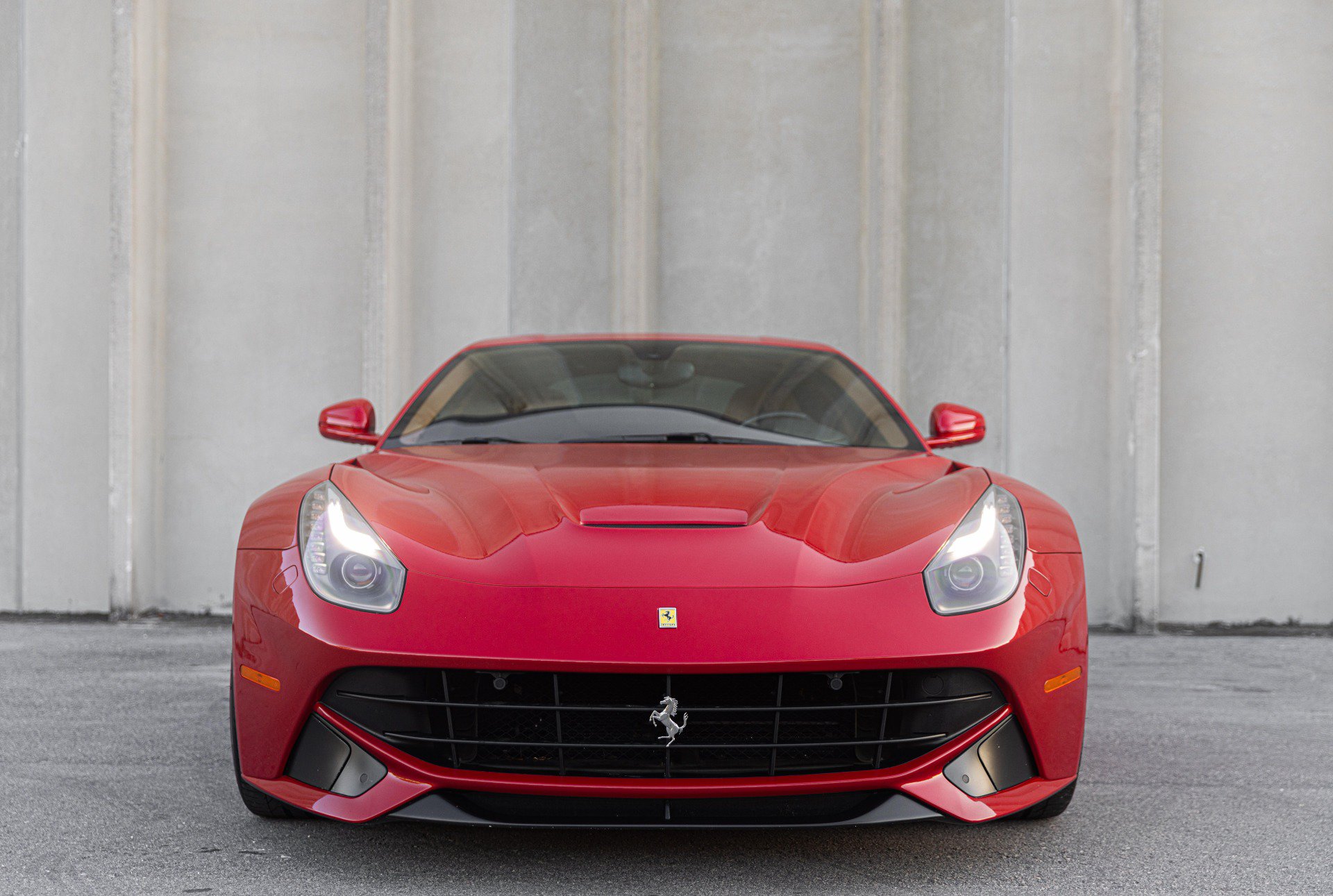 Used 2014 Ferrari F12 Berlinetta RWD image 6