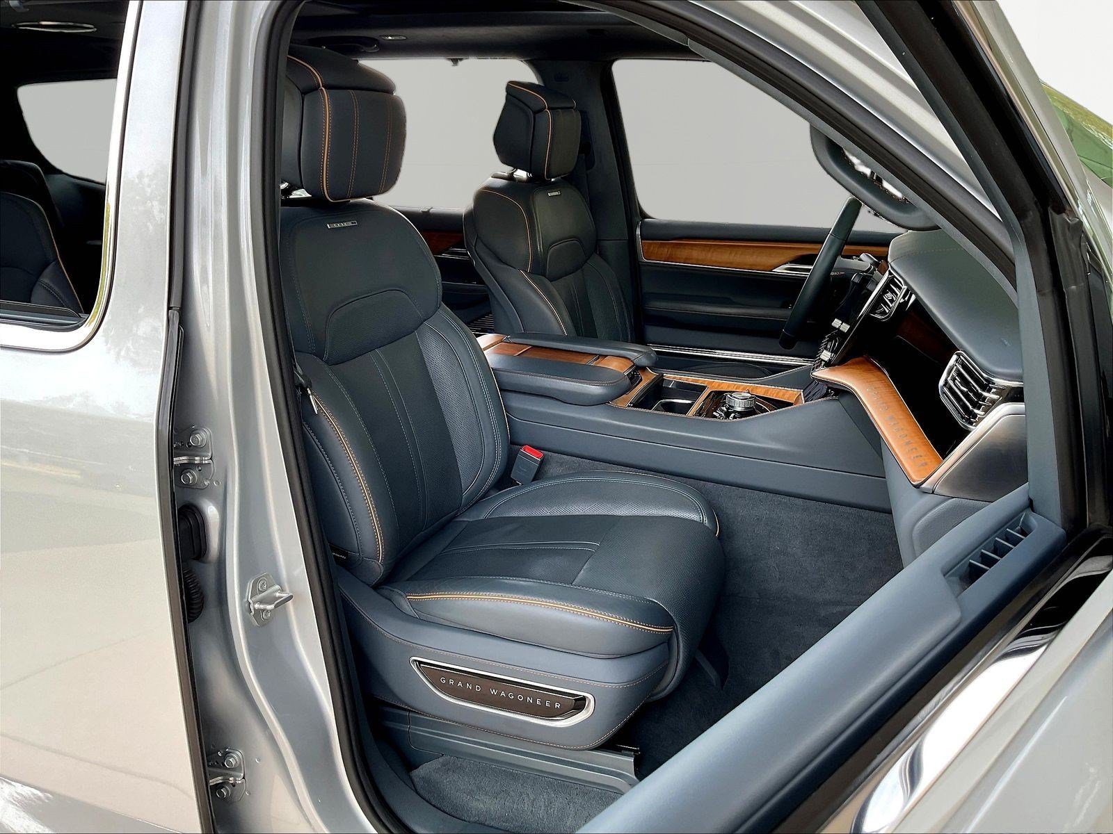 Used 2022 Jeep Grand Wagoneer Series II w/ Convenience Group III AWD/4WD image 30