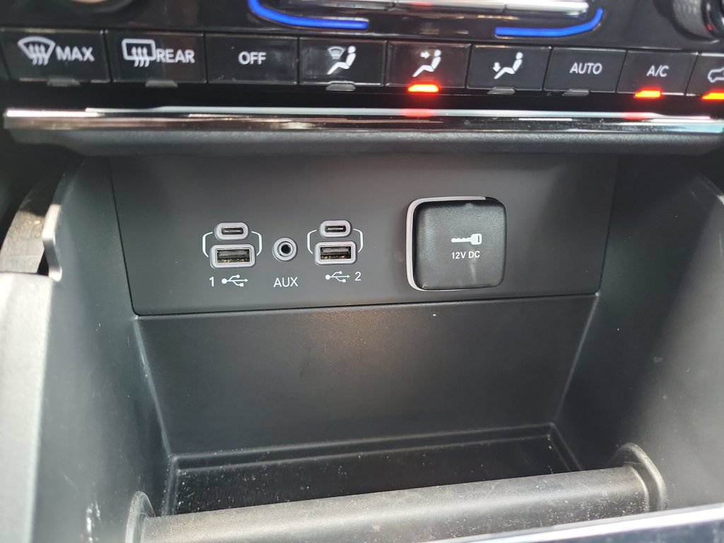 Used 2025 Jeep Grand Cherokee Laredo X RWD image 23