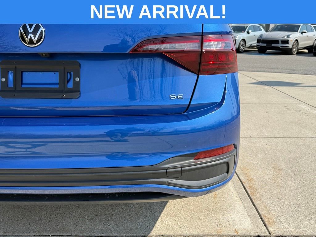 Used 2024 Volkswagen Jetta SE image 11