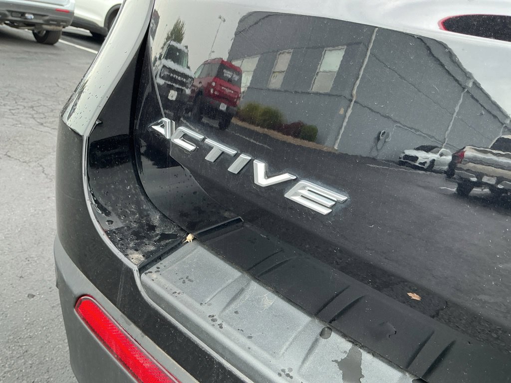 Used 2025 Ford Explorer Active w/ Active Comfort Package RWD image 10