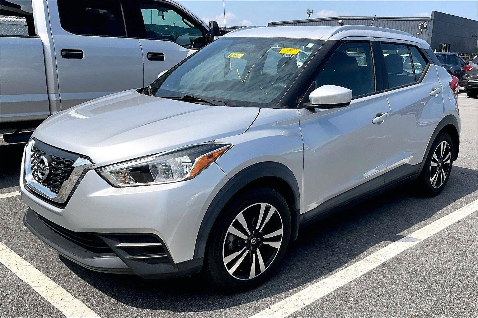 Certified 2019 Nissan Kicks SV FWD image 2